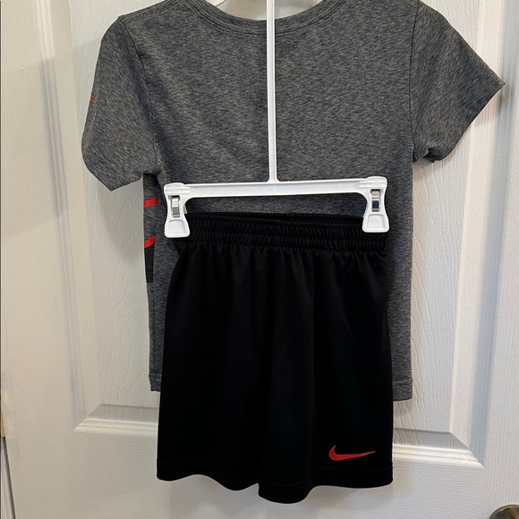 2 boys Nike short sets size 6 - Picture 3 of 5